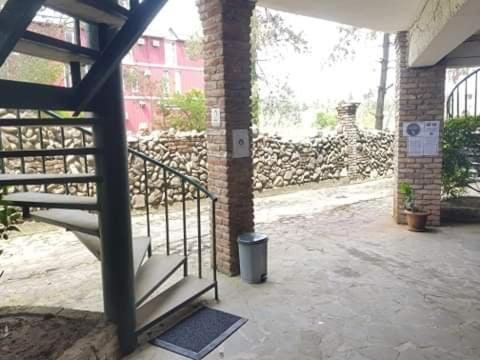 Old House Hotel Урекі Екстер'єр фото