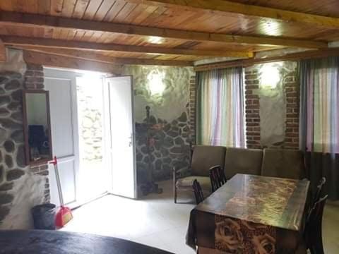 Old House Hotel Урекі Екстер'єр фото